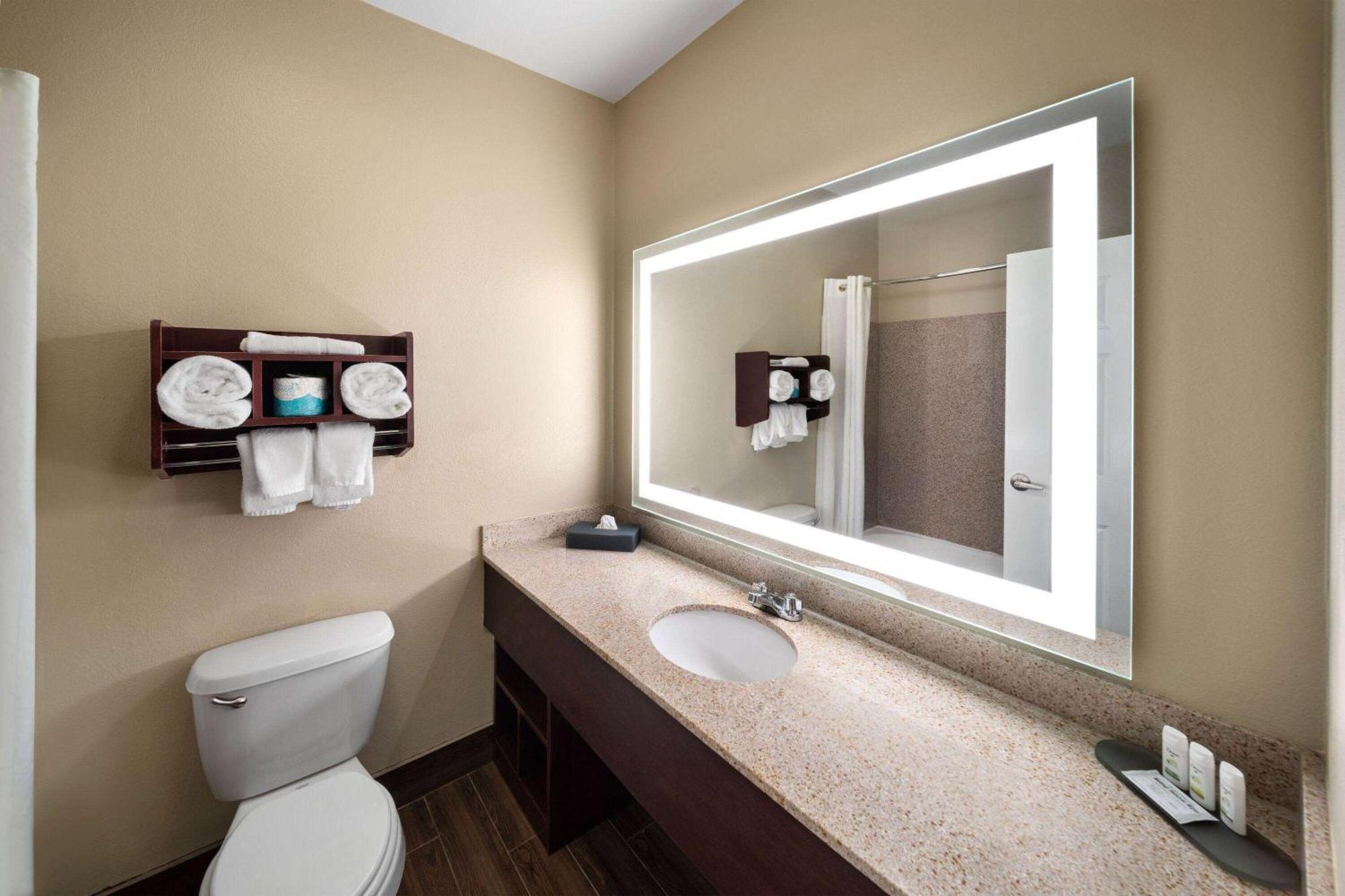 La Quinta By Wyndham Houma Hotel Exterior photo