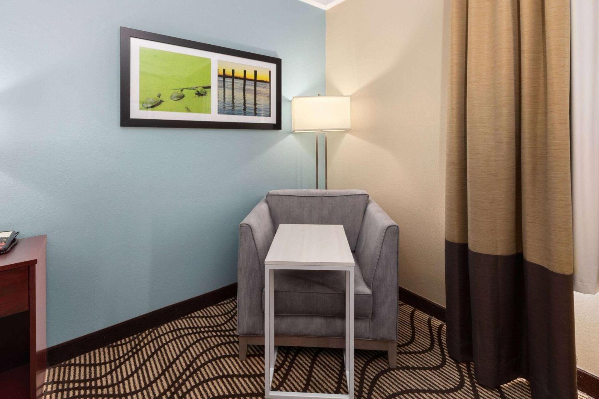 La Quinta By Wyndham Houma Hotel Exterior photo