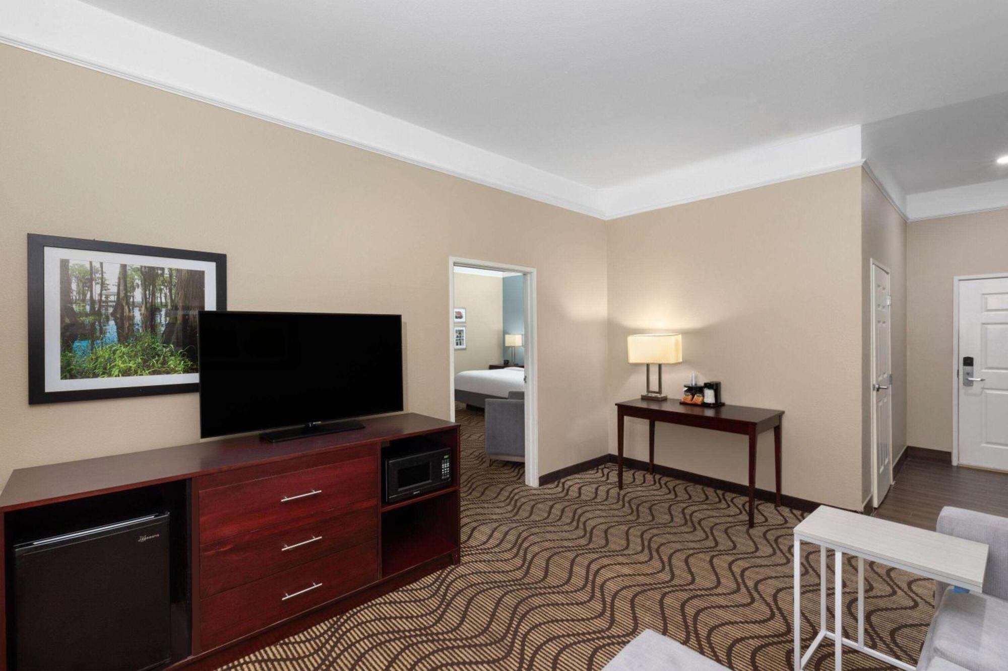 La Quinta By Wyndham Houma Hotel Exterior photo