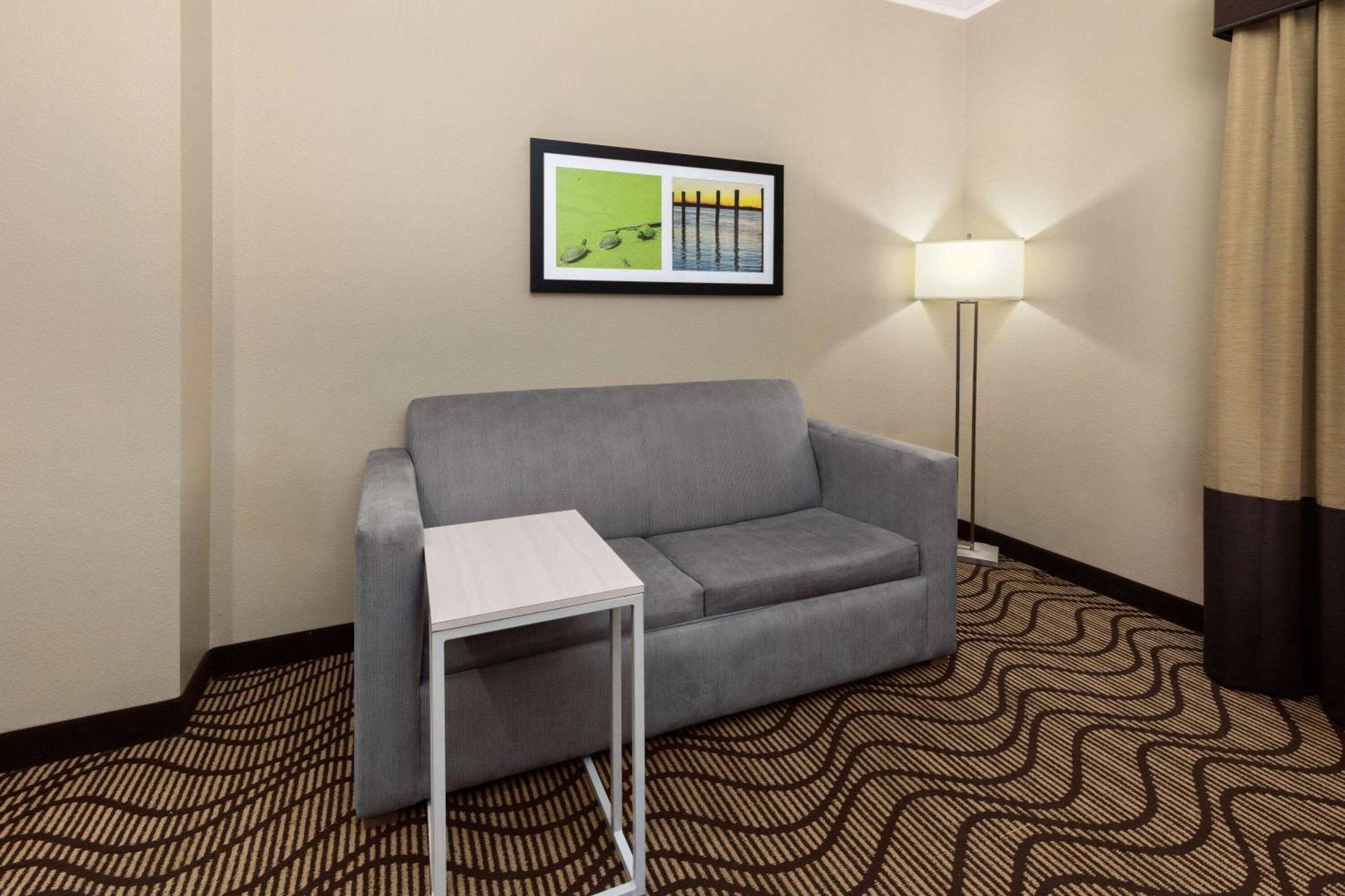 La Quinta By Wyndham Houma Hotel Exterior photo